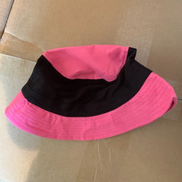 Von Dutch Kids Youth Bucket Hat - Picture 2 of 3